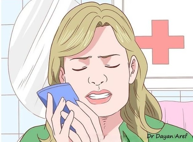 تسکین درد ارتودنسی با کمپرس سرد روی گونه‌ها